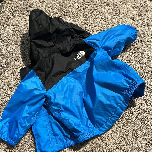 Northface rain coat 0-3 month - Picture 3 of 3